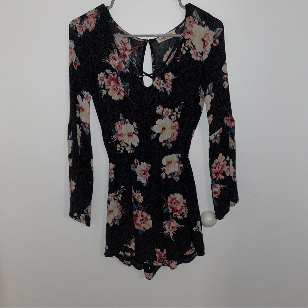 HOLLISTER Long Sleeve Floral Romper